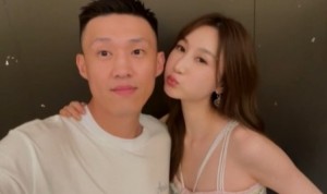 华体会官网-周鹏晒与妻子的甜蜜视频：天涯海角 朝朝暮暮 有你就好