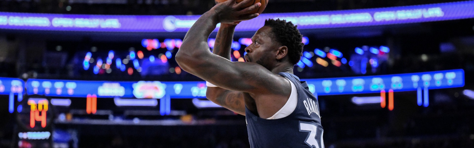 华体会官网-打出大当家表现！兰德尔18中12砍全场最高29分 第二节独得16分