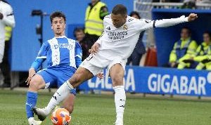 能打国家德比！官方：姆巴佩确认停赛1场，此前因恶劣踩踏染红