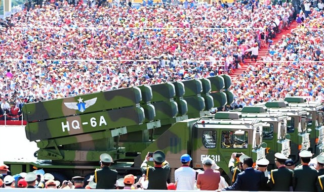 阅兵出现重大失误？导弹挂反、字打错，央视曝真相，涉及82名英烈