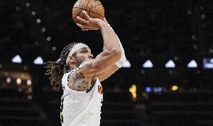 投射大年！阿隆-戈登本赛季中距离&amp;三分&amp;罚球命中率均生涯新高