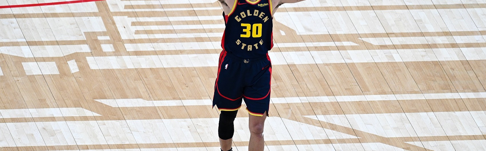 华体会app下载-库里生涯110次节末超远三分若按新规计算 整体三分命中率将提升0.4%